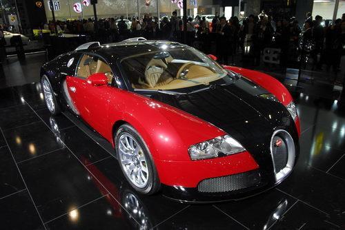 布加迪吃瓜图片高清,奢华速度与趣味生活的完美融合