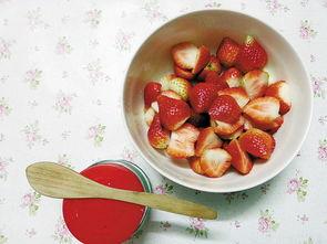 吃瓜草莓可乐酱,夏日吃瓜新潮流，甜蜜滋味尽在其中