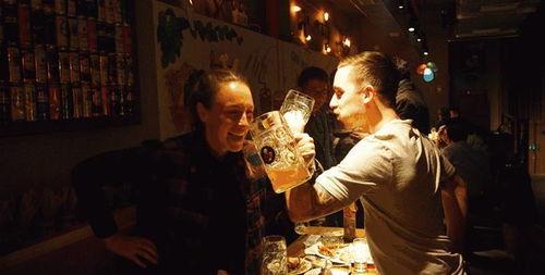 啤酒妹吃瓜,揭秘娱乐圈背后的故事