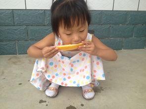 婴儿吃瓜事情,甜蜜滋味中的成长瞬间