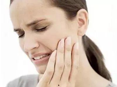 吃网纹瓜喉咙疼,小心喉咙不适需注意