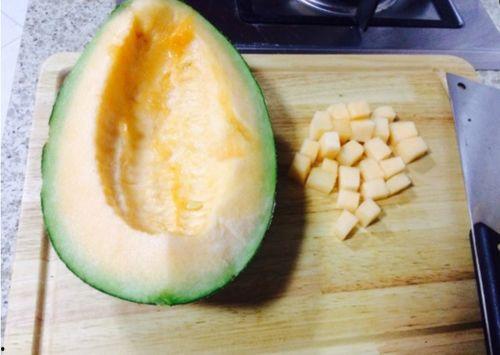 辅食吃哈密瓜,宝宝营养新选择